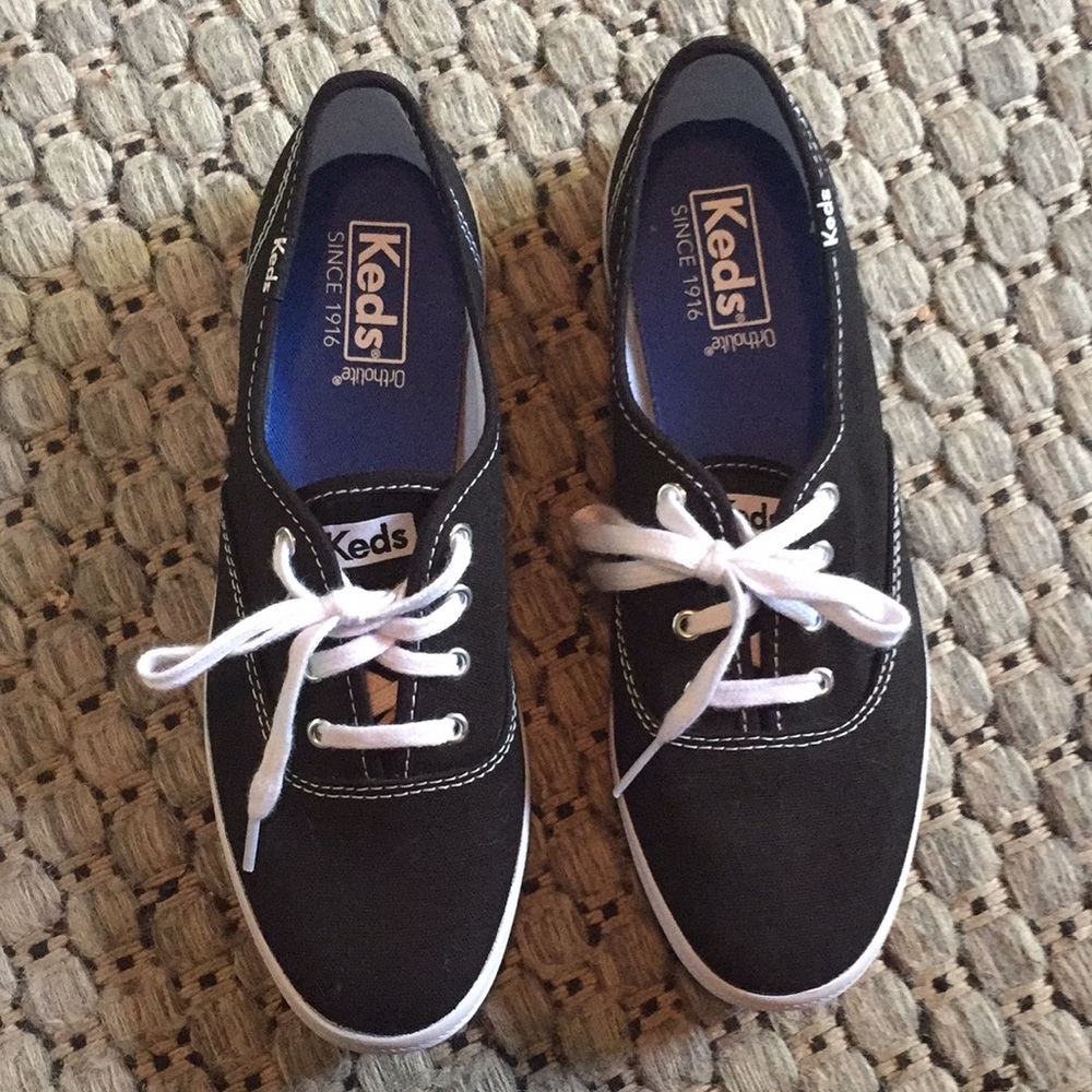 NWOT Keds size 6.5